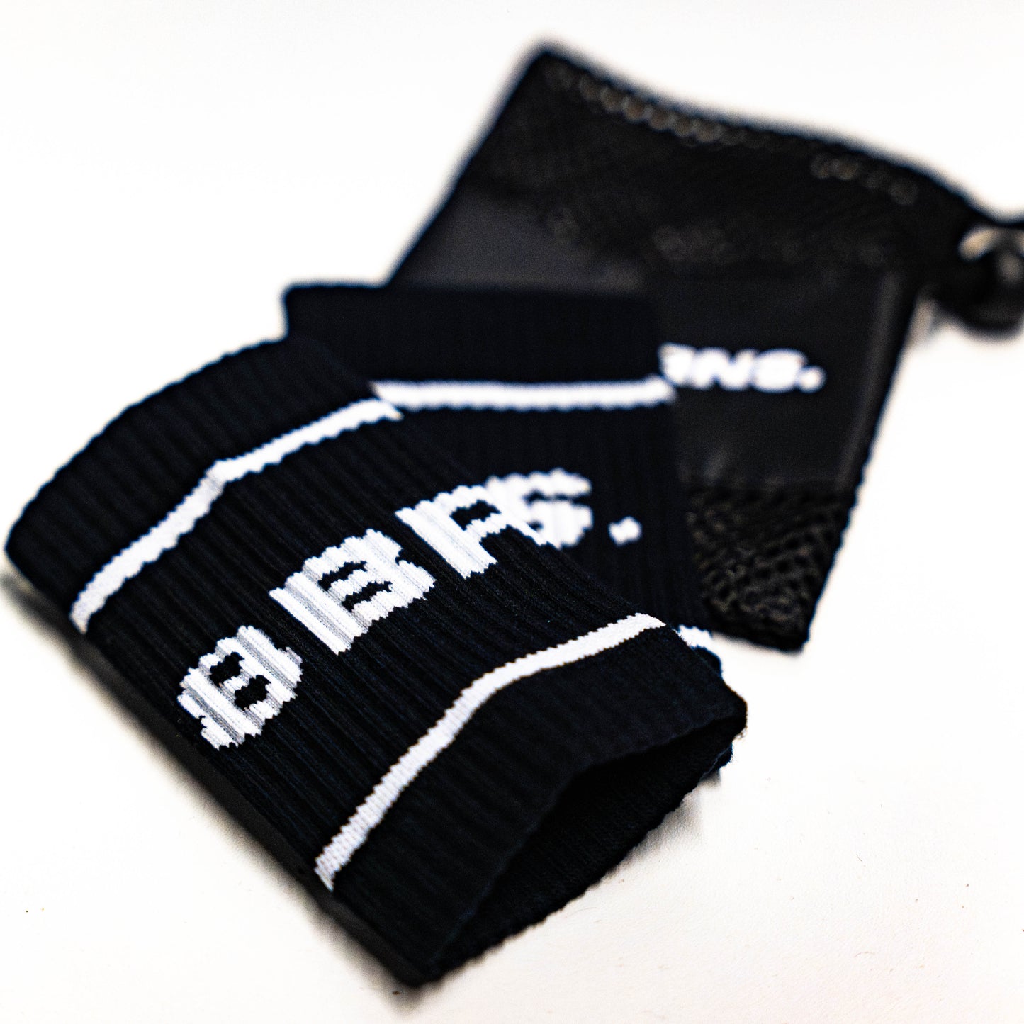 Wrist Band 8BRNS Black & White